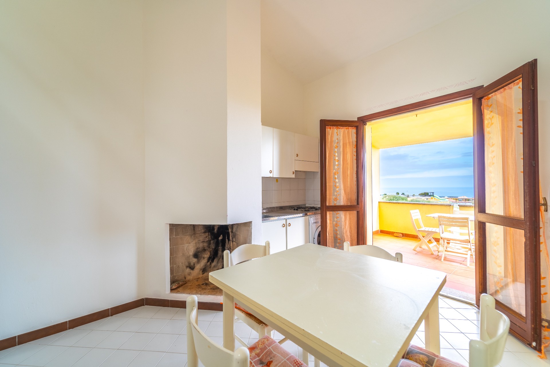 Flat with sea view terrace in Isola Rossa